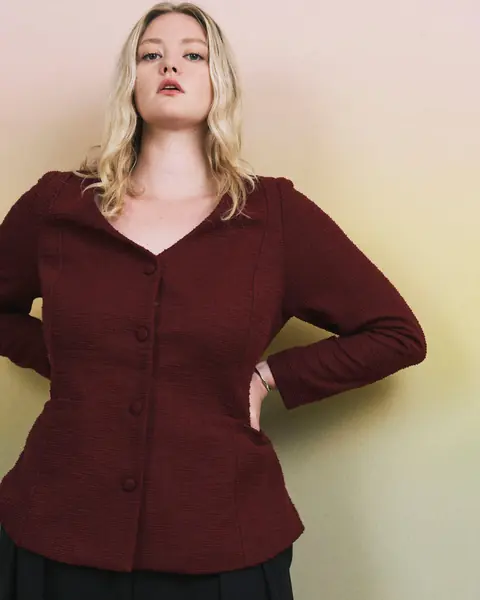 Blusa Alfaiataria Statement Ponte Deep Vermelho Tweed
