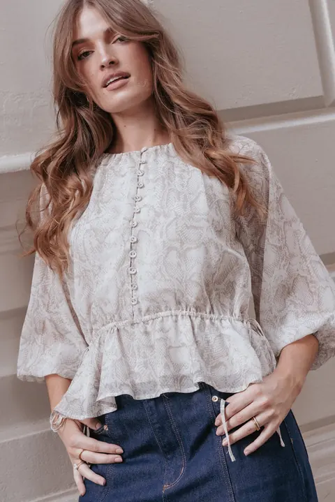 Blusa Ethelinda Drawcord Waist Snake Estampado